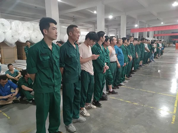 王力玉米木門舉行拔河比賽，促進團隊協(xié)作與凝聚力