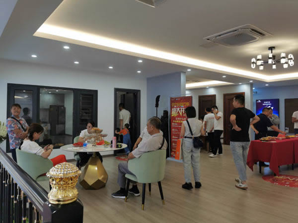 600㎡王力南寧新形象旗艦店，開業(yè)當(dāng)天業(yè)績就突破30萬