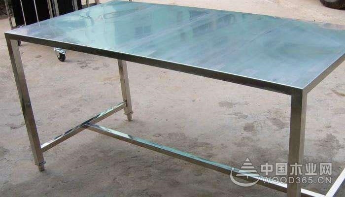 不銹鋼工作臺的優(yōu)點