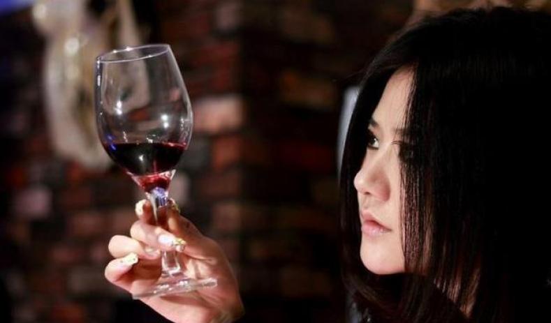 醒恩红酒行加盟