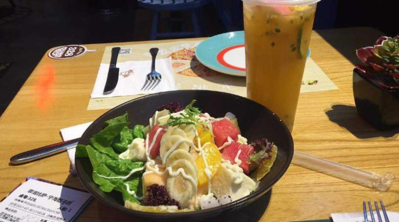 菲滋意式休闲餐厅加盟