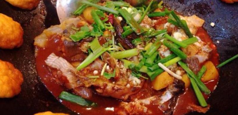 王老六铁锅炖鱼加盟