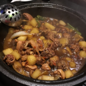 蜀八婆香汁焖锅加盟