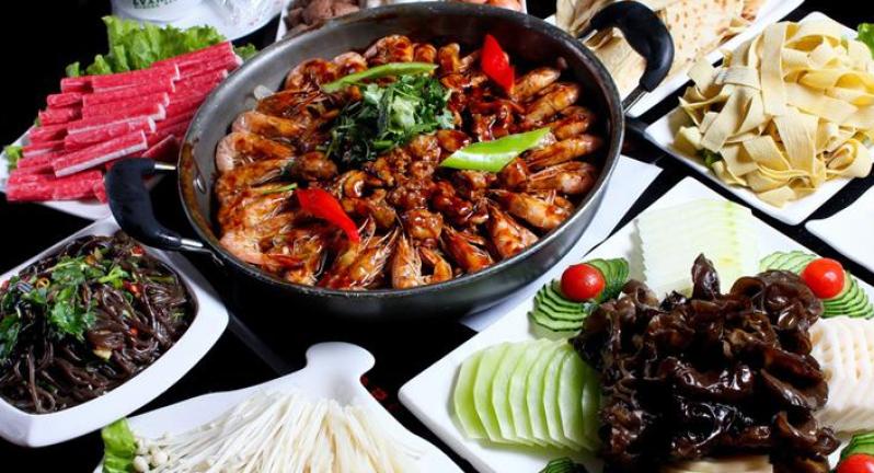 鸿记煌三汁焖锅加盟