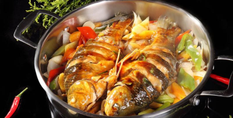 蜀八婆香汁焖锅加盟