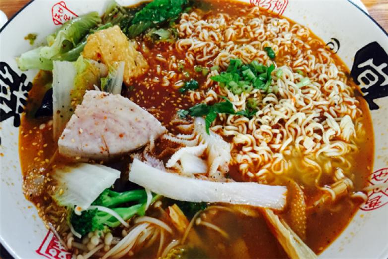 周品味特色冒菜加盟