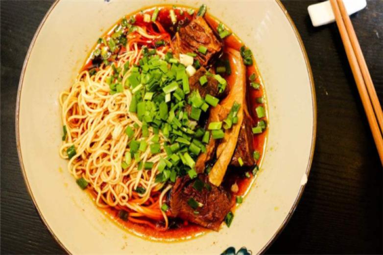 加红加青重庆小面加盟