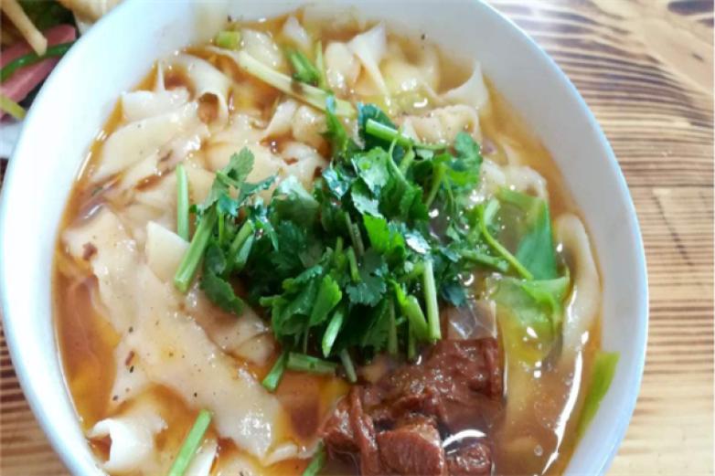 力诺刀削面机器人加盟