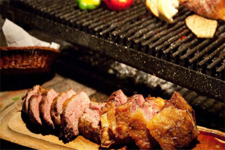 爱串门湘西小串烧烤加盟