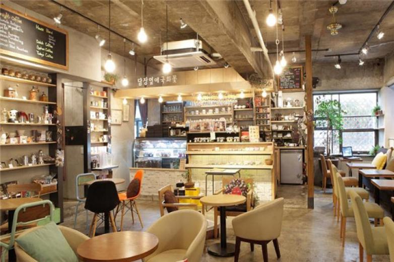 六弄咖啡馆加盟