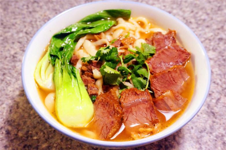 伊禾藏香牛肉面加盟