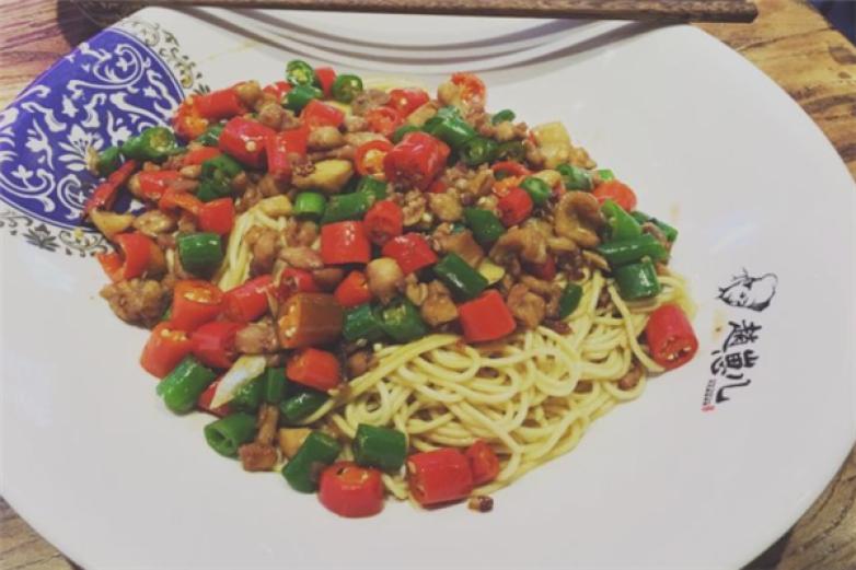 赵崽儿川式面品加盟