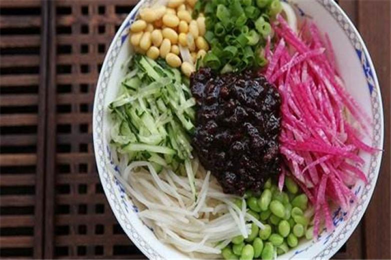 逸香居炸酱面加盟