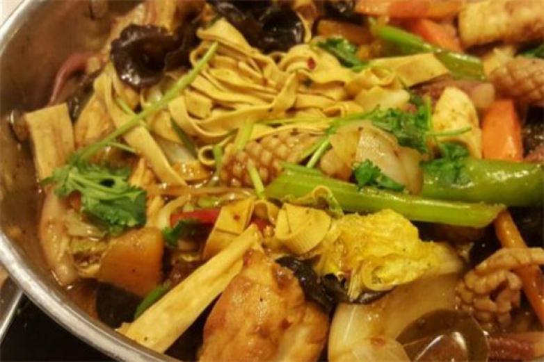 御品皇焖锅加盟