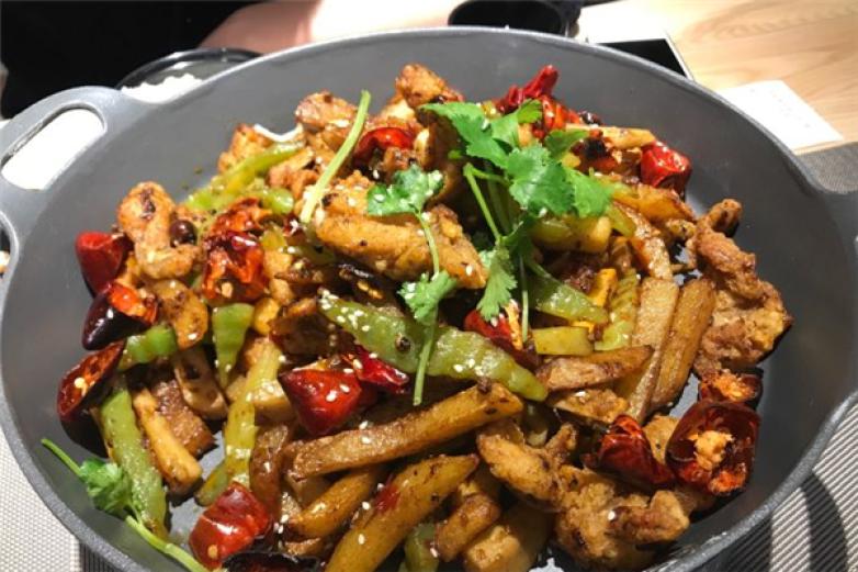 辛生活麻辣香锅加盟