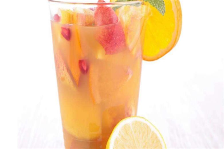 调果师鲜榨果汁加盟