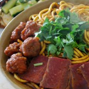牛肉丸子面