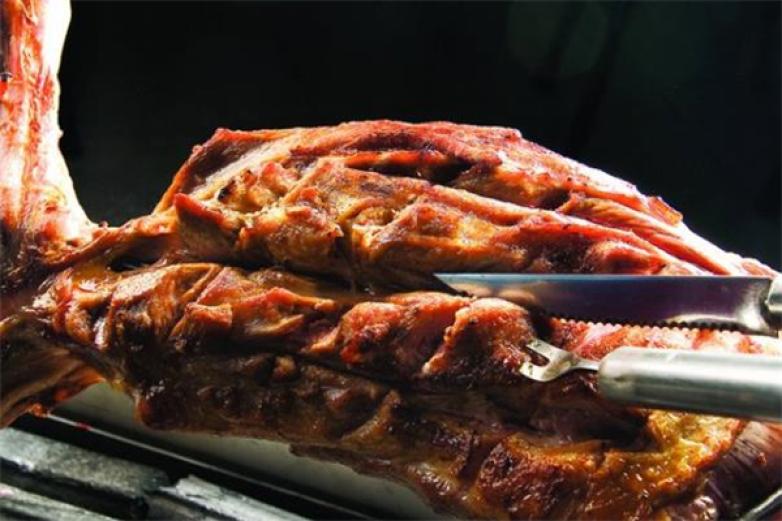 名羊天下碳烤羊腿加盟