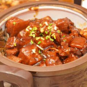 憨小二坛子焖肉加盟