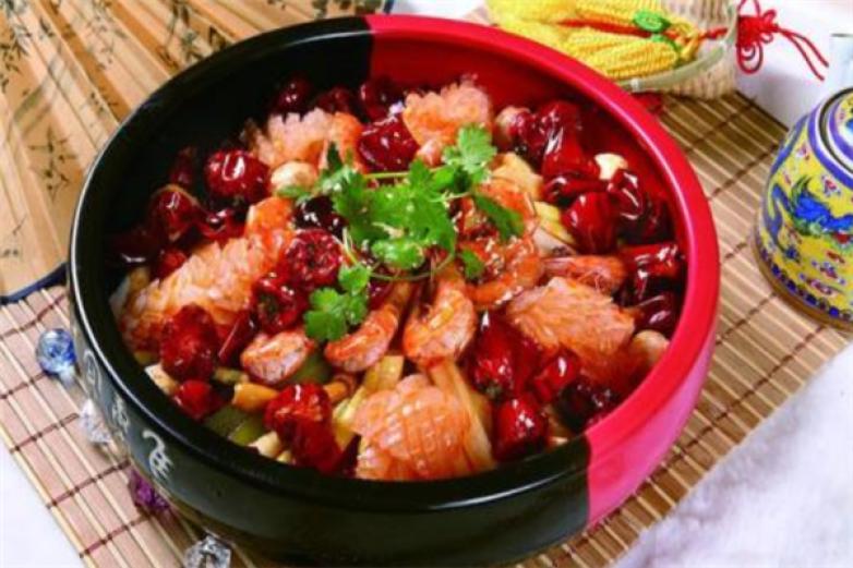 愉肴麻辣香锅加盟