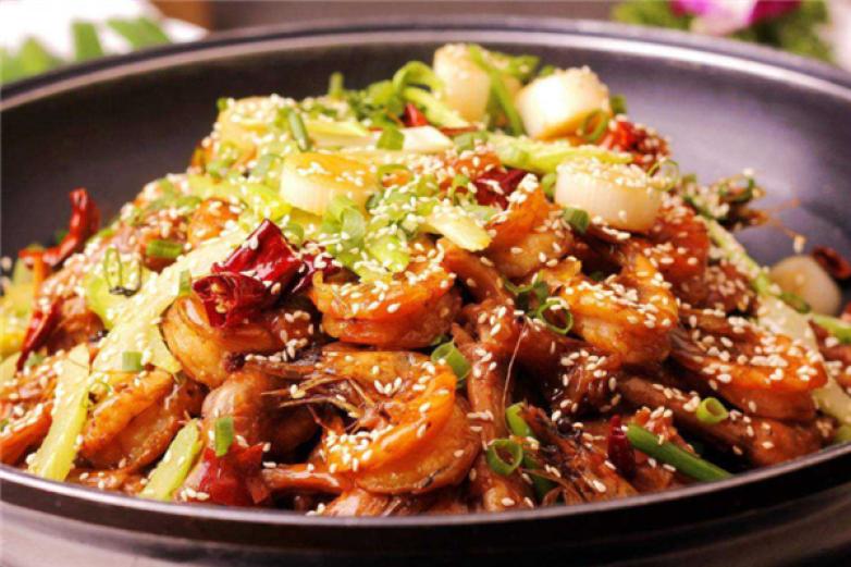 明月麻辣香锅加盟