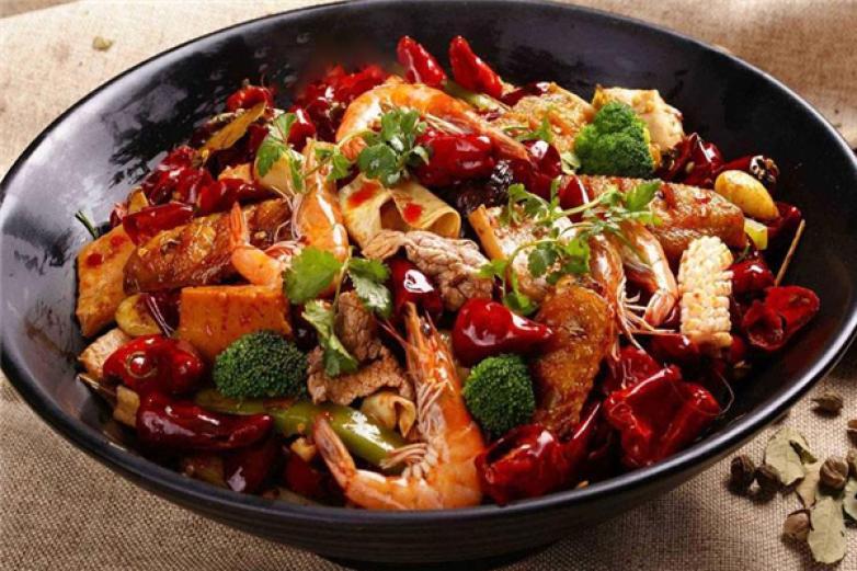 明月麻辣香锅加盟