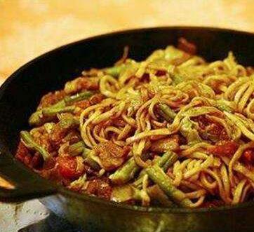 冰城外婆铁锅焖面加盟