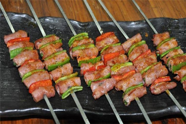 鹤一烧烤主题餐厅加盟