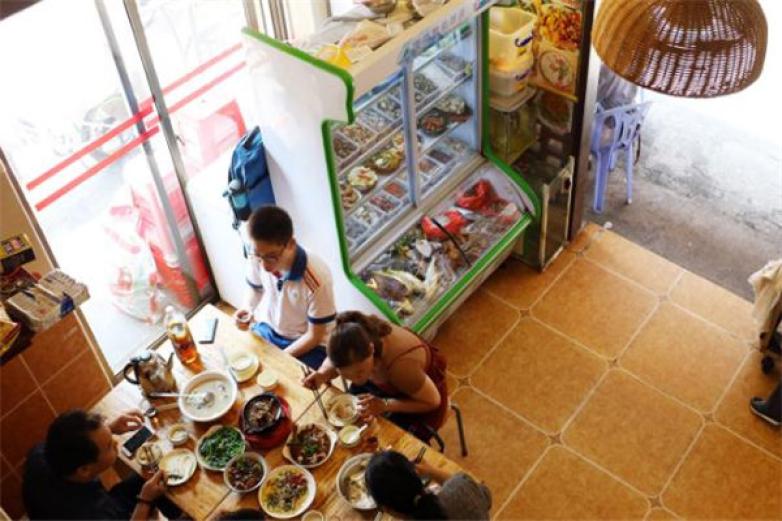 黄老邪焖锅加盟