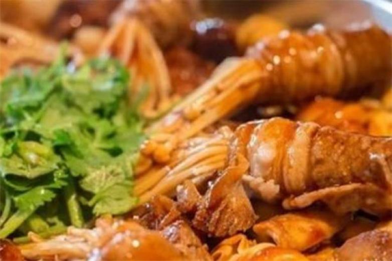 墨鱼仔焖锅加盟