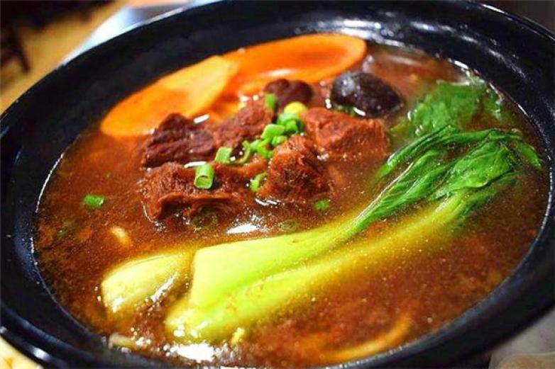 吉多方台式牛肉面加盟