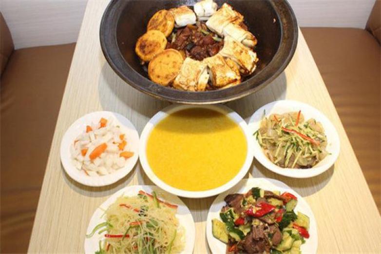 乡土居铁锅焖面加盟