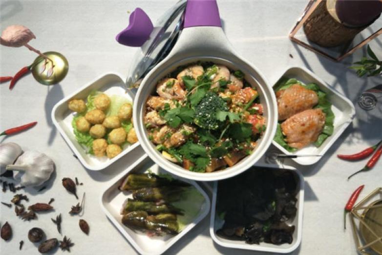 帅锅辣媚焖锅加盟