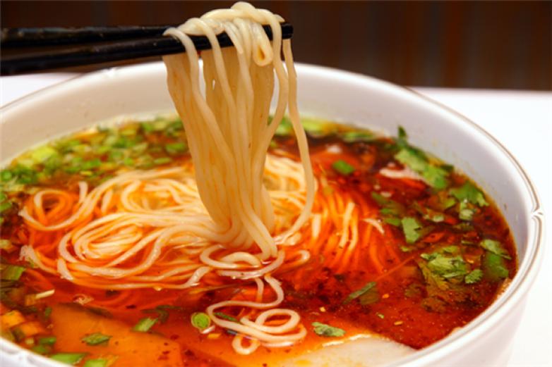 百年面道锅盖面加盟