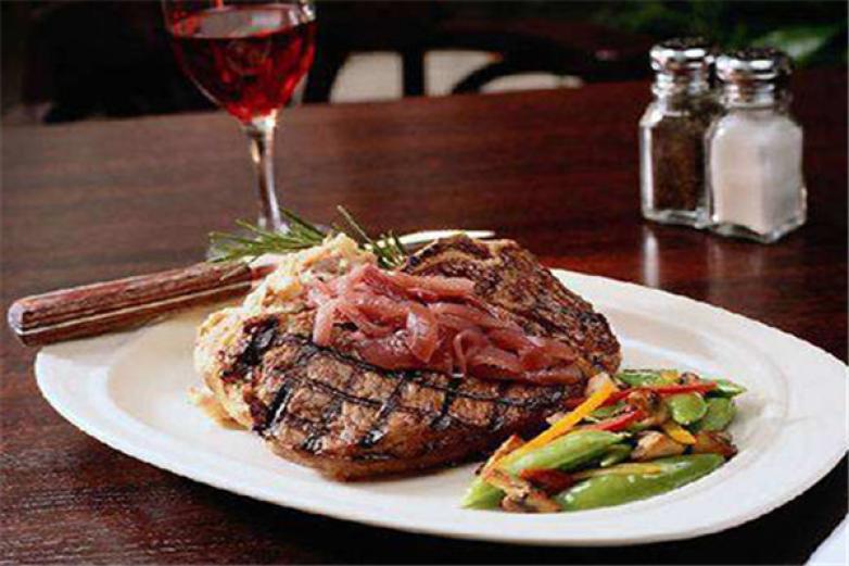 斗牛世家牛排加盟