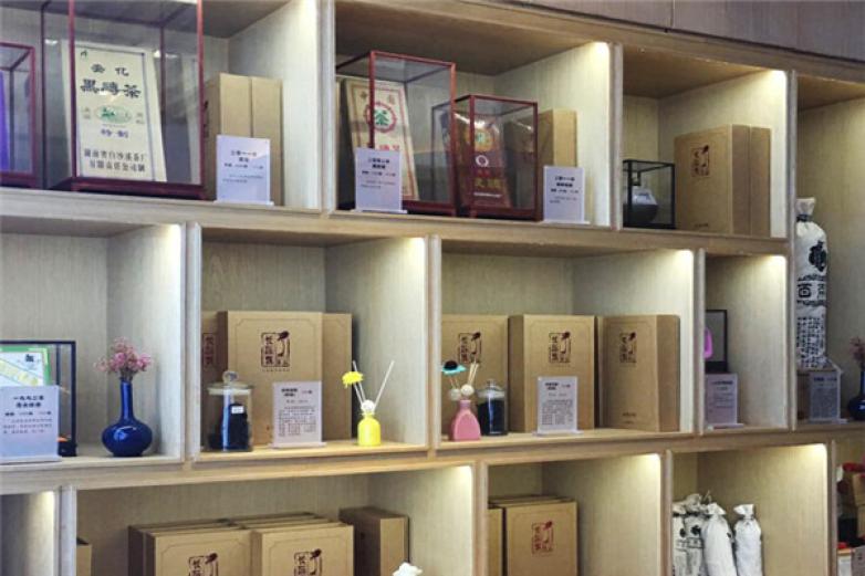 长颈鹿黑茶加盟