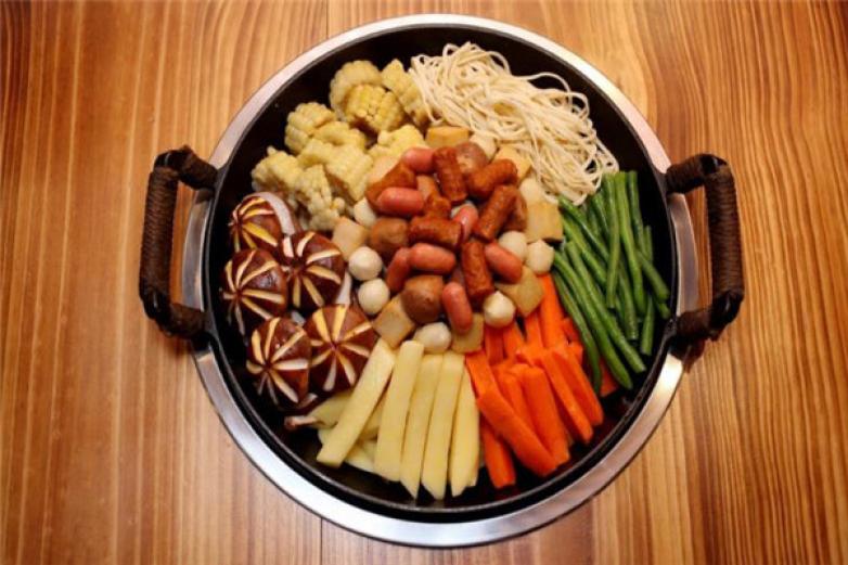 铁锅焖面馆加盟