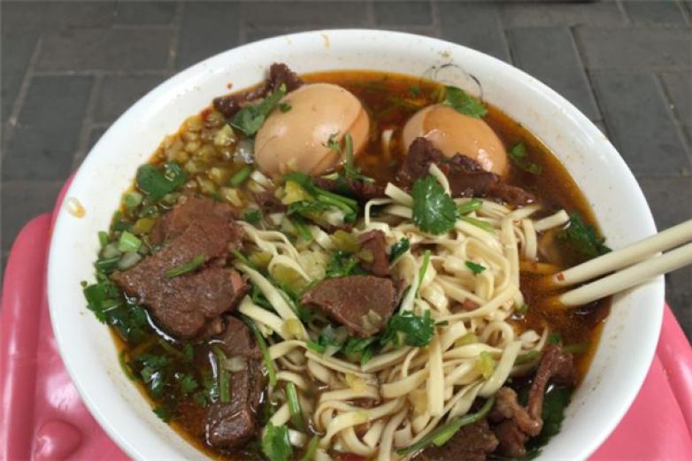 鼎牛牛肉面馆加盟