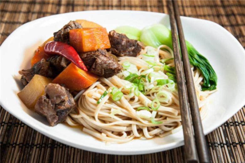 尝香拌面食加盟