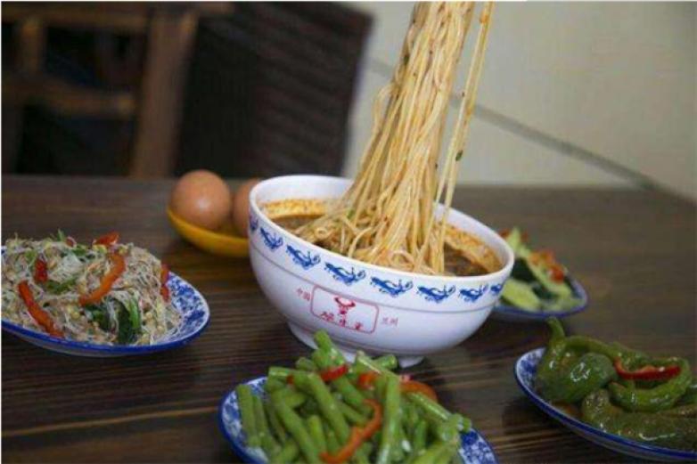 万里金汤牛肉拉面加盟