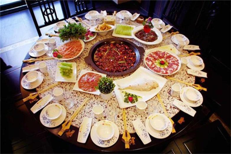 鼎卦老火锅加盟