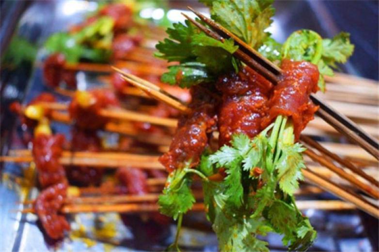 醉成都小郡肝串串火锅加盟