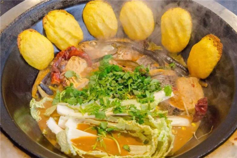 老渔翁笨锅炖加盟