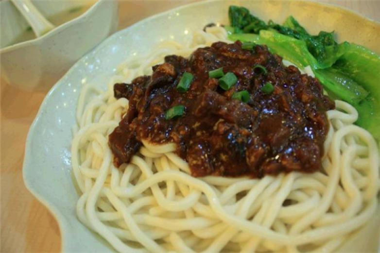 小融炸酱面加盟