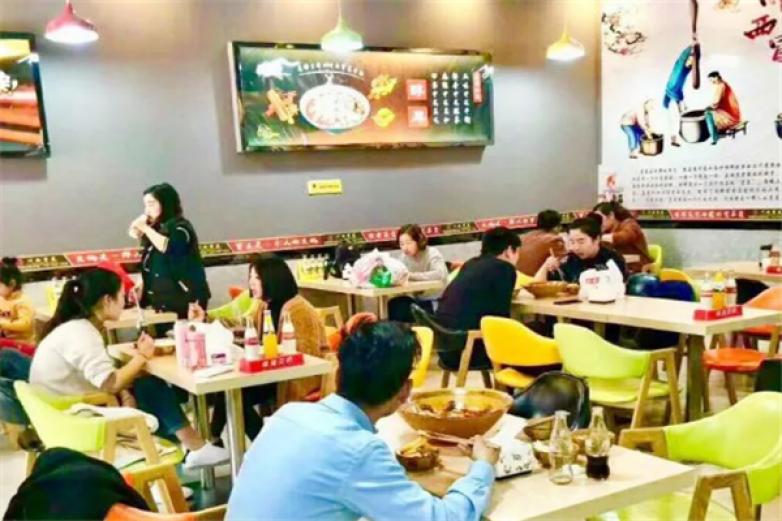 吉外婆冒菜加盟