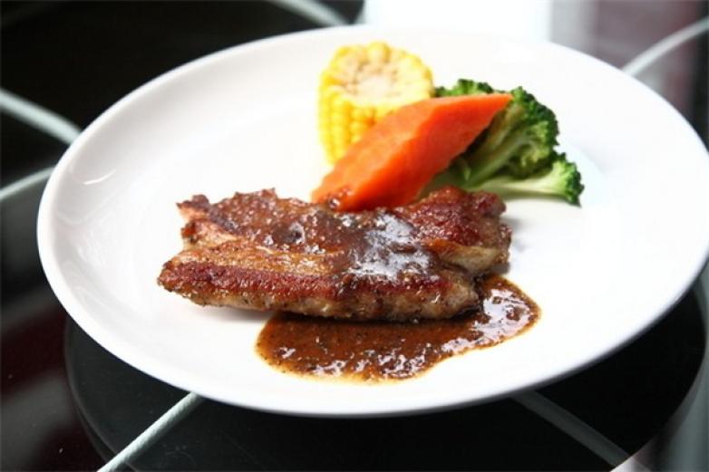 牛扒姐姐西餐加盟