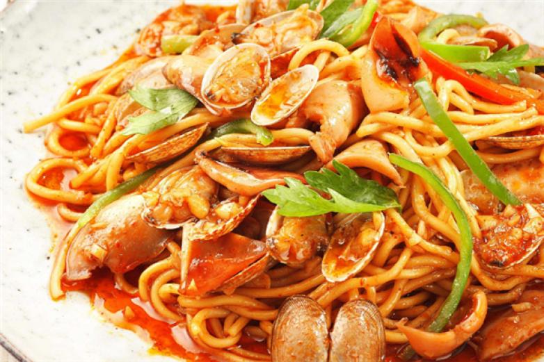 四海海鲜焖面加盟