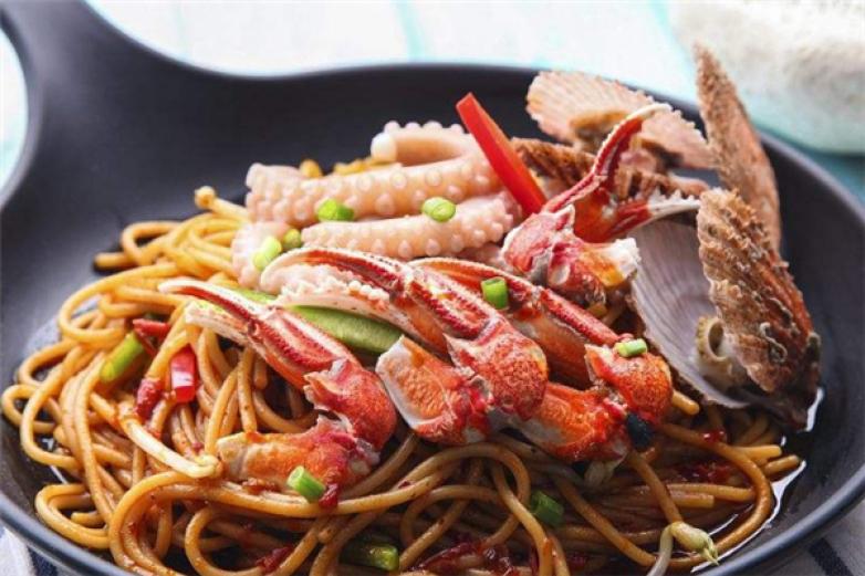 四海海鲜焖面加盟