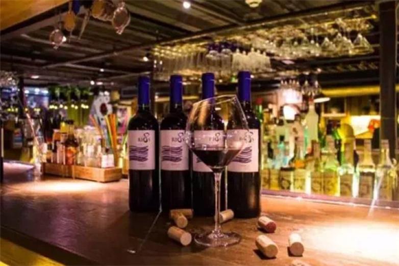 百尔乐酒吧加盟