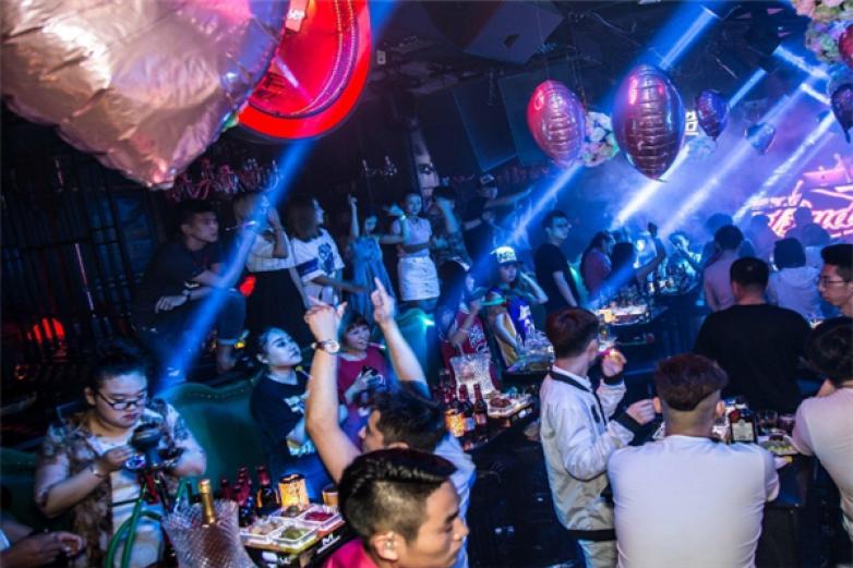 五月花酒吧加盟